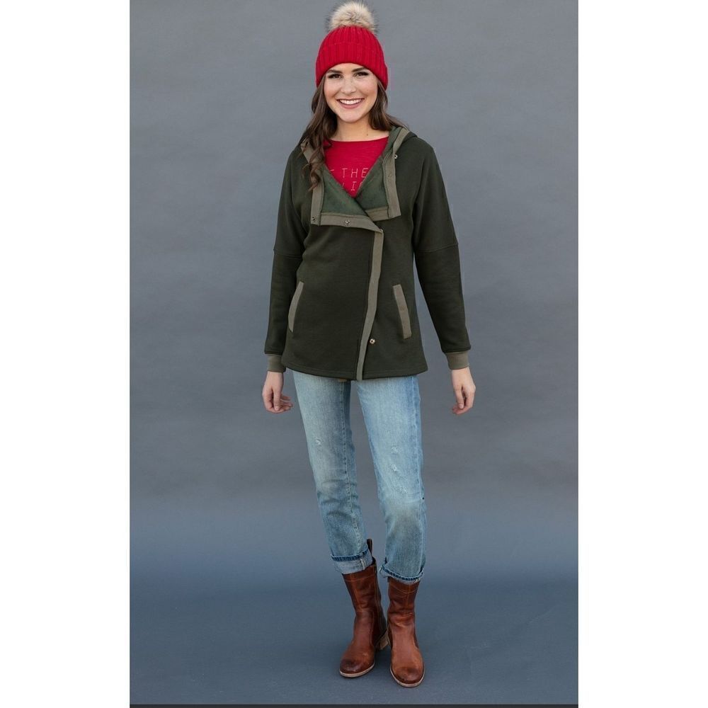 NWOT Evy's Tree Super Soft Plush Fleece Oversized  Asymmetrical Hooded Sweater J